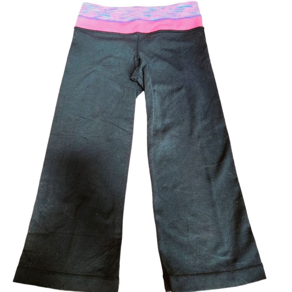LULULEMON SIZE 4 RAINBOW BLACK WIDE LEG CROPJOGGERS